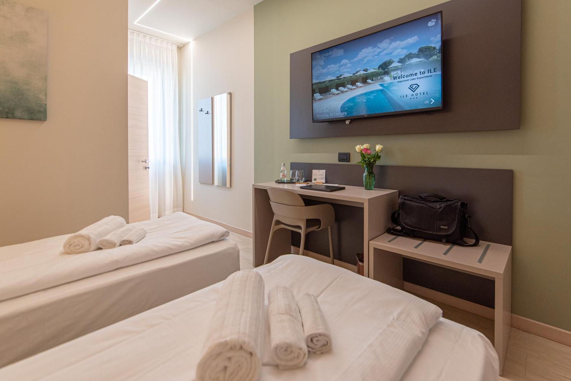 Ile Hotel เปสเคียรา เดล การ์ดา ภายนอก รูปภาพ