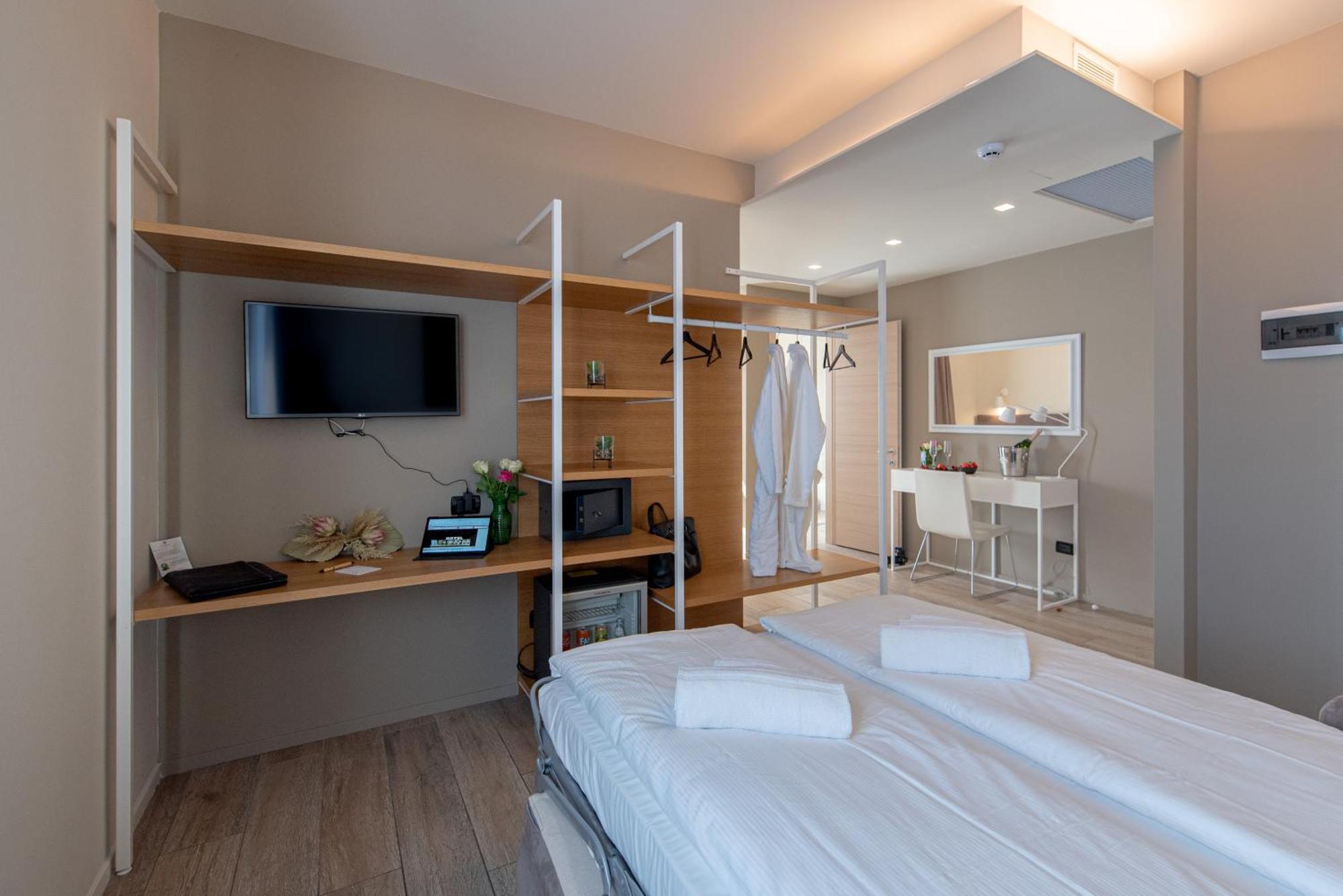Ile Hotel เปสเคียรา เดล การ์ดา ภายนอก รูปภาพ