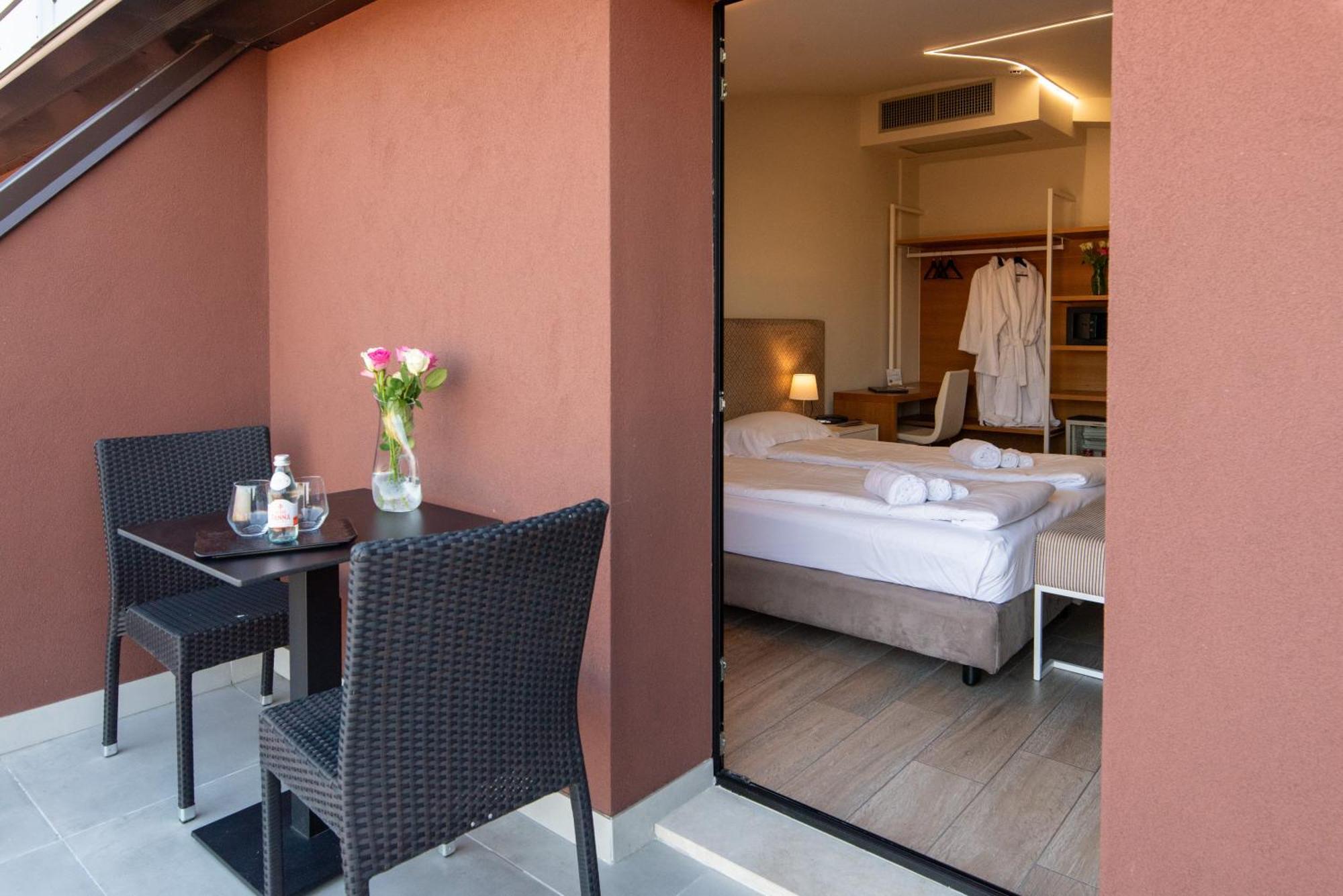 Ile Hotel เปสเคียรา เดล การ์ดา ภายนอก รูปภาพ
